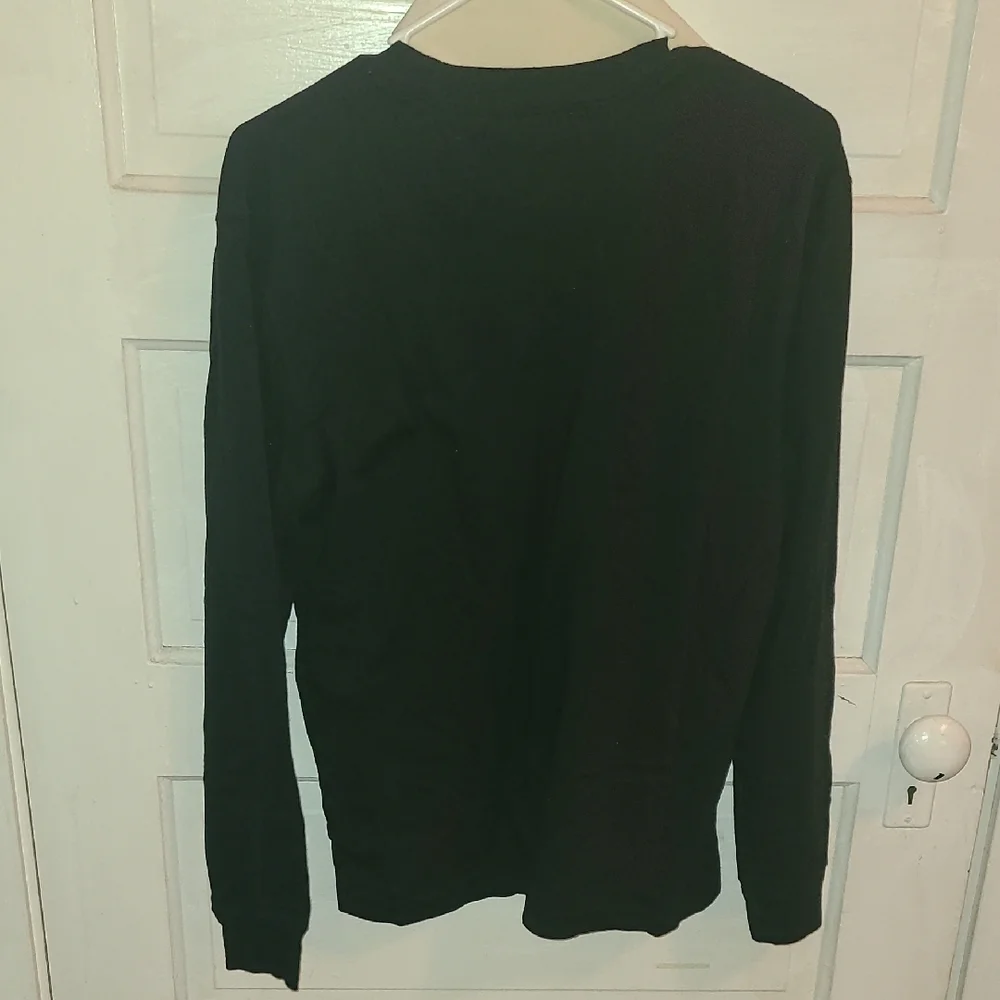 Hollister Men's Dark Long Sleeve Tee - Picture 4 of 4